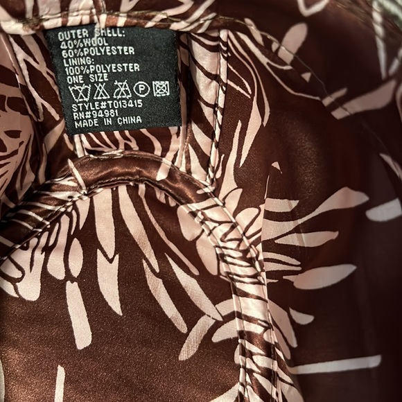 Hat - Picture 3 of 5